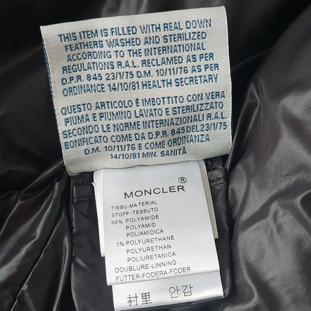 Moncler White/Black Down Puffer Cropped Jacket with Removable Hoodie - Picture 11 of 16